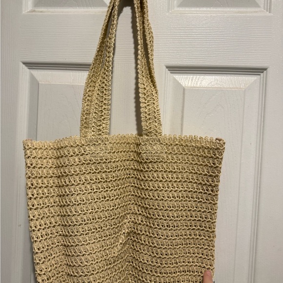 Straw Burberry Goddess Tote Gift with purchase item - Picture 1 of 7